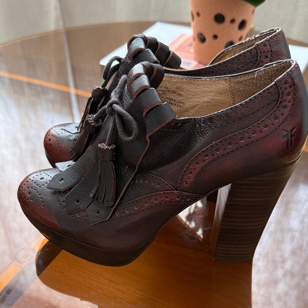 FRYE AND CO. Naya Kiltie Oxford Brown Leather Heels with platform - Picture 3 of 9